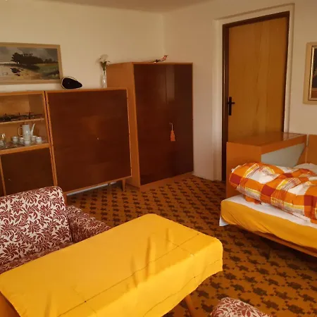 Apartman V Rodinnem Dome * Детенице